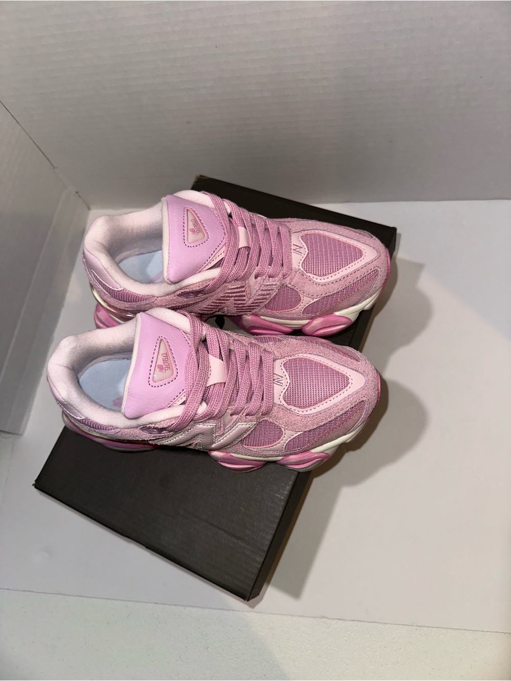 New Balance 9060 Pink Women's Sneakers